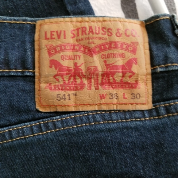 Levis, W36 -- model 541 - Picture 2 of 3